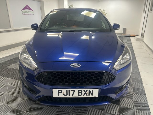 2017 FORD FOCUS - Photo 2