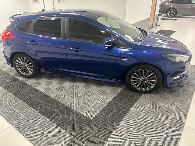 2017 FORD FOCUS - Photo 5