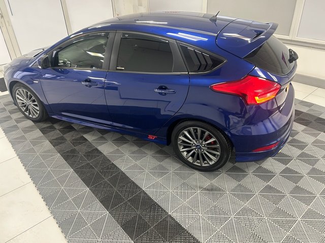 2017 FORD FOCUS - Photo 9