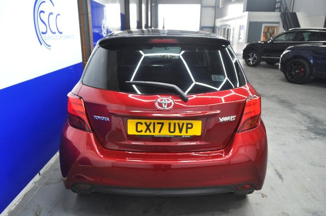 2017 Toyota Yaris 1.3L Design 5dr - Photo 4