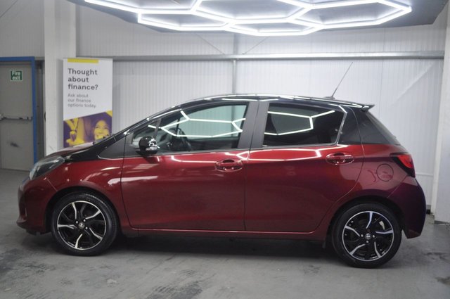 2017 Toyota Yaris 1.3L Design 5dr - Photo 6