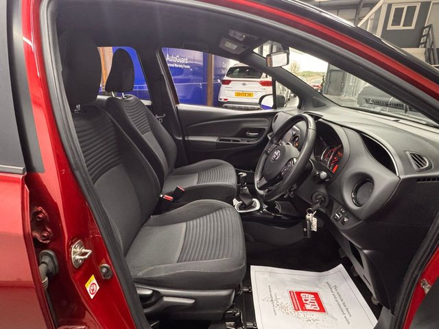 2017 Toyota Yaris 1.3L Design 5dr - Photo 10