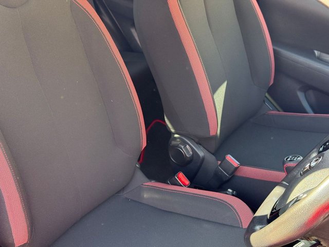 2018 TOYOTA AYGO 1.0 VVT-i x-cite 4 Red Bi-Tone Hatchback 5dr Petrol Manual Euro 6 (68 ps) - Photo 12