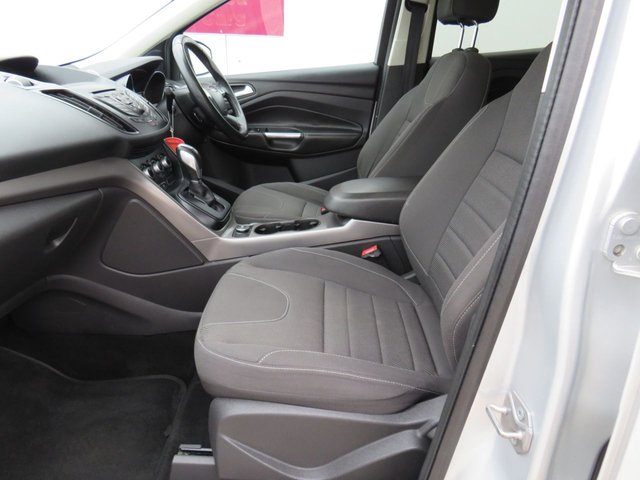 2014 FORD KUGA 2014 2.0 TDCi Zetec SUV 5dr Diesel Powershift AWD Euro 5 (140 ps) - Photo 9