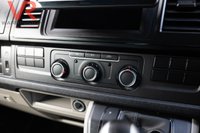 USED 2017 S VOLKSWAGEN TRANSPORTER 2.0 TDI T30 BlueMotion Tech Trendline Kombi Double Cab 5dr Diesel DSG FWD SWB Euro 6 (s/s) (150 ps) Rear Rock & Roll Bed + Pioneer Audio System + 7 Seats