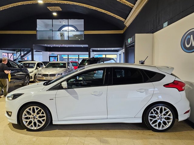 2017 Ford Focus 1L St-Line 5dr - Photo 5