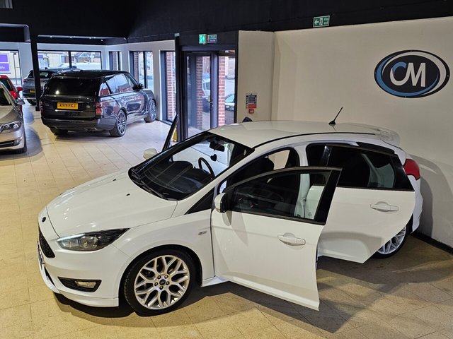 2017 Ford Focus 1L St-Line 5dr - Photo 7