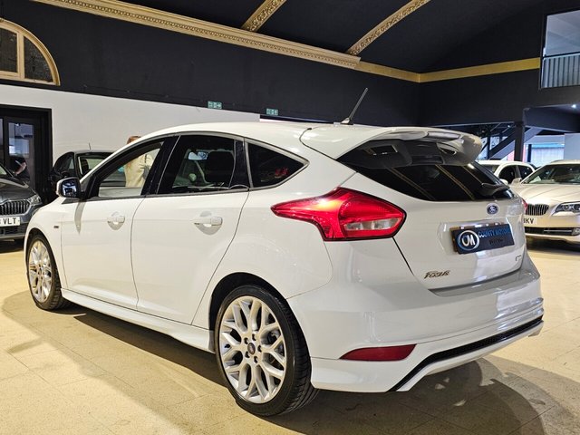 2017 Ford Focus 1L St-Line 5dr - Photo 9