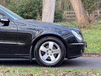 USED 2003 03 MERCEDES-BENZ E-CLASS 2.6 E240 Avantgarde Saloon 4dr Petrol Automatic (247 g/km, 177 bhp) 