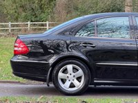 USED 2003 03 MERCEDES-BENZ E-CLASS 2.6 E240 Avantgarde Saloon 4dr Petrol Automatic (247 g/km, 177 bhp) 