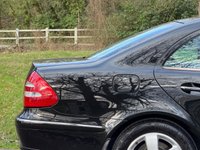 USED 2003 03 MERCEDES-BENZ E-CLASS 2.6 E240 Avantgarde Saloon 4dr Petrol Automatic (247 g/km, 177 bhp) 
