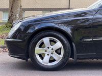 USED 2003 03 MERCEDES-BENZ E-CLASS 2.6 E240 Avantgarde Saloon 4dr Petrol Automatic (247 g/km, 177 bhp) 