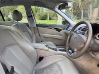 USED 2003 03 MERCEDES-BENZ E-CLASS 2.6 E240 Avantgarde Saloon 4dr Petrol Automatic (247 g/km, 177 bhp) 