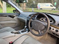 USED 2003 03 MERCEDES-BENZ E-CLASS 2.6 E240 Avantgarde Saloon 4dr Petrol Automatic (247 g/km, 177 bhp) 