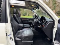 USED 2012 62 MITSUBISHI SHOGUN 3.2 DI-DC SG3 SUV 5dr Diesel Auto 4WD Euro 5 LWB (197 ps) 