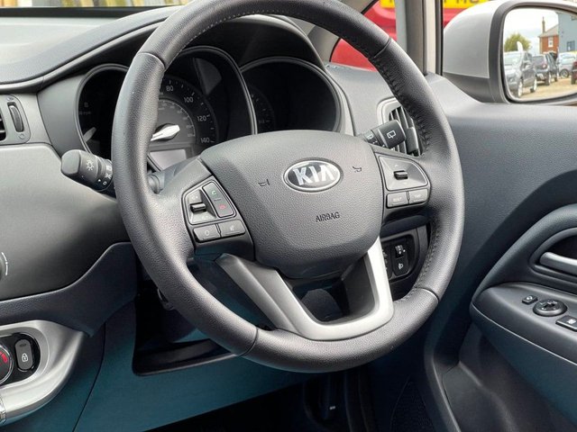 2013 KIA RIO - Photo 12