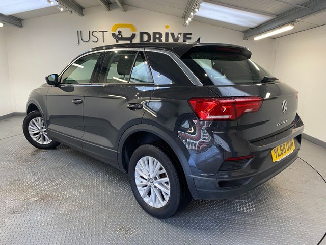 2019 Volkswagen T-Roc 1L S 5dr - Photo 3