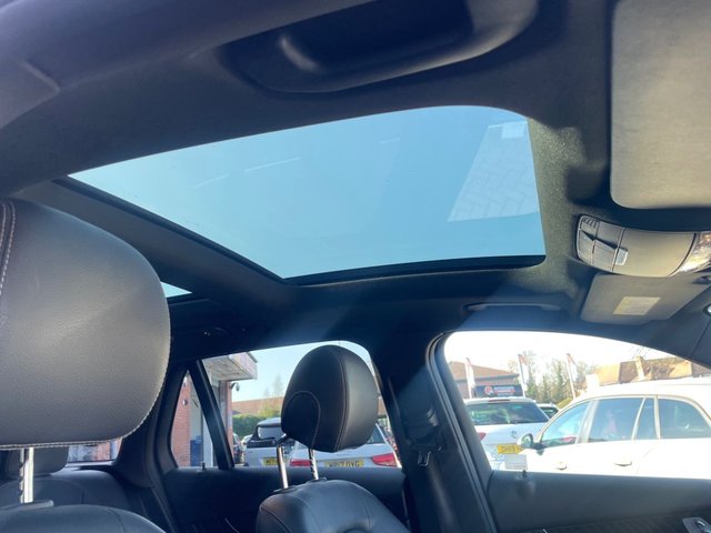 2017 MERCEDES-BENZ GLC 2.1 GLC220d AMG Line (Premium) SUV 5dr Diesel G-Tronic 4MATIC Euro 6 (s/s) (170 ps) - Photo 11