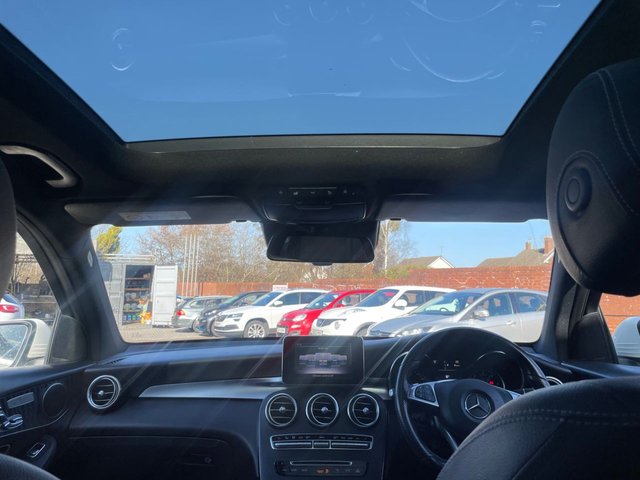 2017 MERCEDES-BENZ GLC 2.1 GLC220d AMG Line (Premium) SUV 5dr Diesel G-Tronic 4MATIC Euro 6 (s/s) (170 ps) - Photo 4