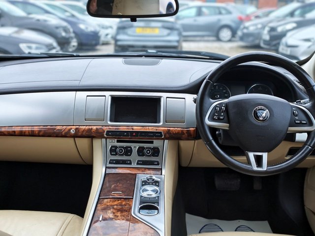 2014 JAGUAR XF - Photo 7