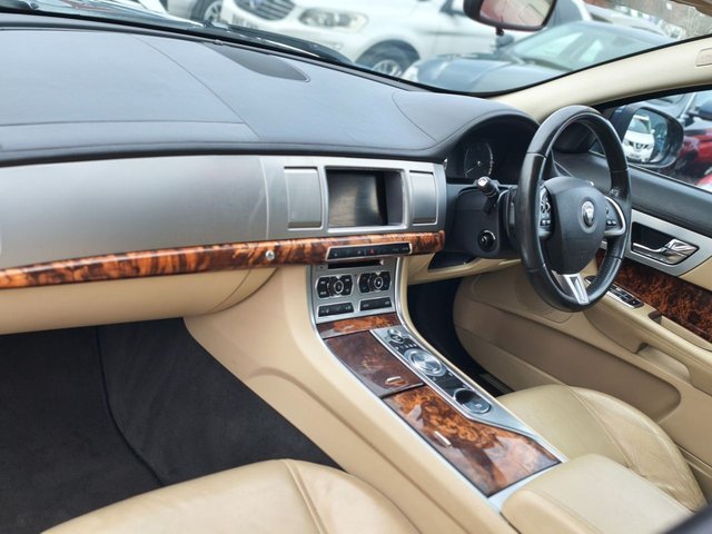 2014 JAGUAR XF - Photo 10