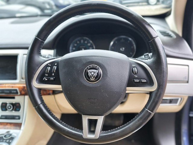 2014 JAGUAR XF - Photo 3