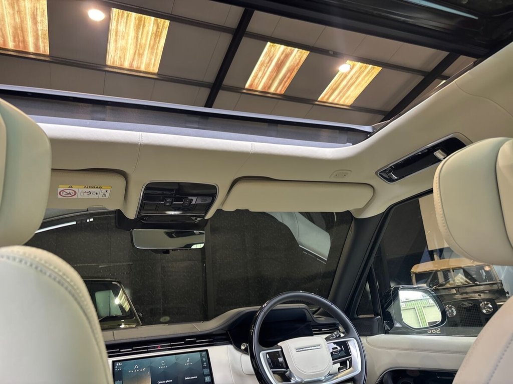 USED 2025 25 LAND ROVER RANGE ROVER 4.4 P530 V8 Autobiography SUV 5dr Petrol Auto 4WD Euro 6 (s/s) (LWB, 7Seat) (530 ps) VAT Q|1 OWNER|ELECTRIC TOW BAR