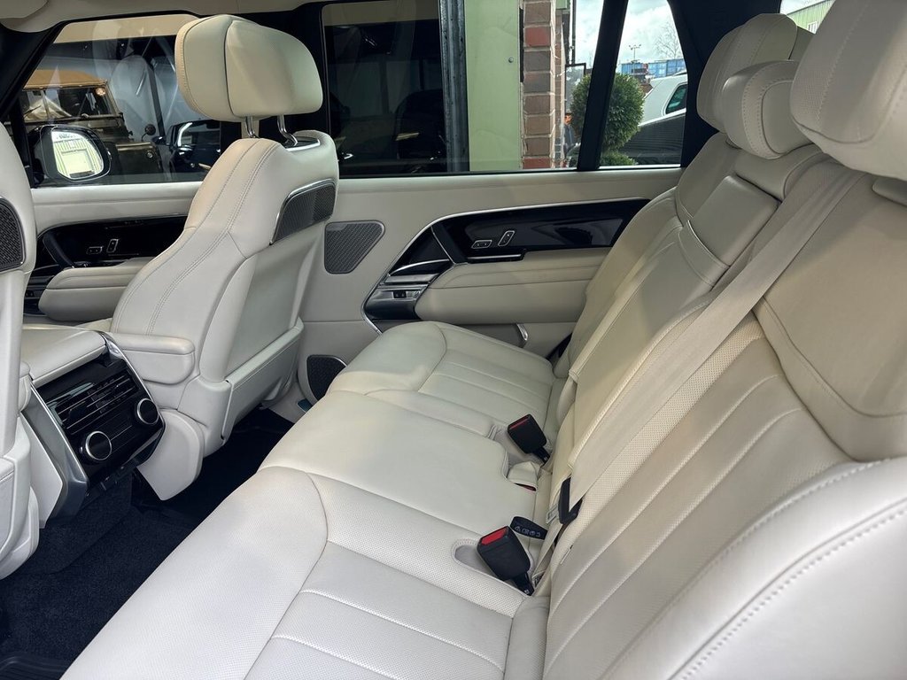USED 2025 25 LAND ROVER RANGE ROVER 4.4 P530 V8 Autobiography SUV 5dr Petrol Auto 4WD Euro 6 (s/s) (LWB, 7Seat) (530 ps) VAT Q|1 OWNER|ELECTRIC TOW BAR