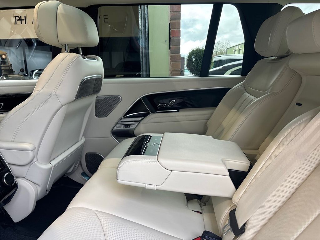 USED 2025 25 LAND ROVER RANGE ROVER 4.4 P530 V8 Autobiography SUV 5dr Petrol Auto 4WD Euro 6 (s/s) (LWB, 7Seat) (530 ps) VAT Q|1 OWNER|ELECTRIC TOW BAR