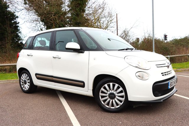 2013 FIAT 500L - Photo 2