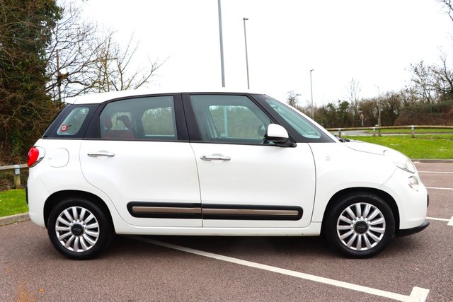 2013 FIAT 500L - Photo 5