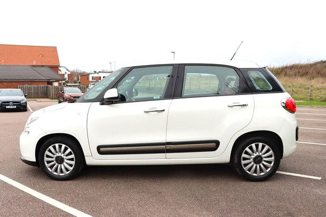2013 FIAT 500L - Photo 7