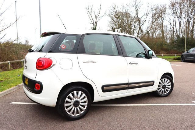 2013 FIAT 500L - Photo 12