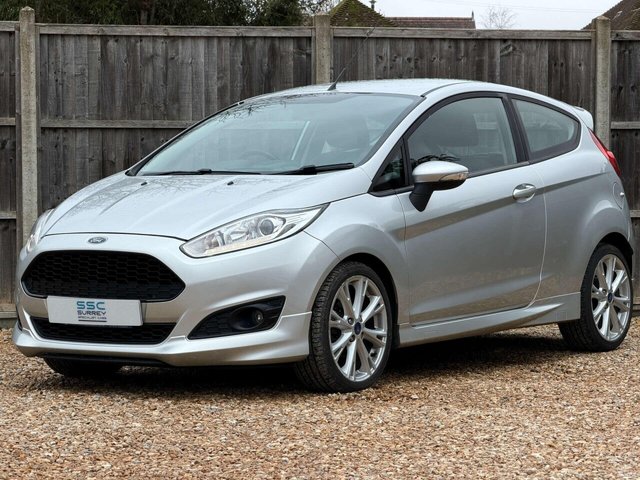 2016 Ford Fiesta - Photo 2
