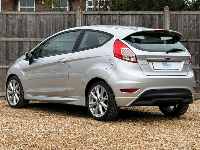 2016 Ford Fiesta - Photo 4