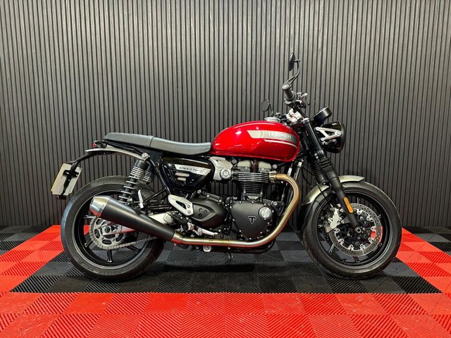 View our TRIUMPH SPEED TWIN 1200