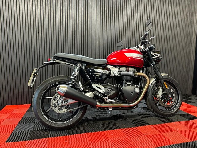 View our TRIUMPH SPEED TWIN 1200