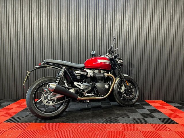 View our TRIUMPH SPEED TWIN 1200