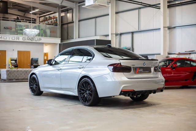 2017 BMW 3 Series 3L M Sport 4dr - Photo 4