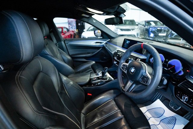 2017 BMW 5 Series 3L M Sport 4dr - Photo 2