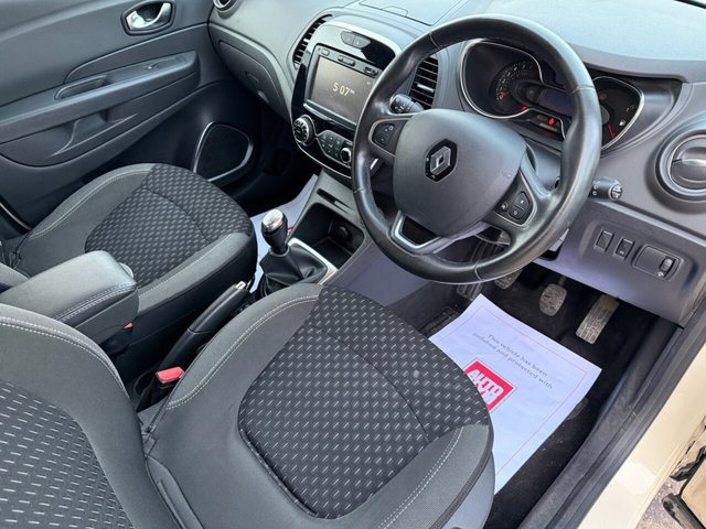 2017 RENAULT CAPTUR 0.9 TCe ENERGY Dynamique S Nav SUV 5dr Petrol Manual Euro 6 (s/s) (90 ps) - Photo 9