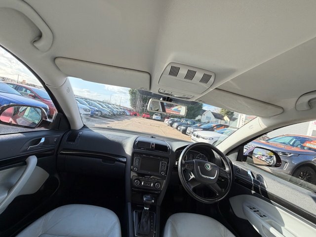 2010 Skoda Octavia 1.8L Laurin & Klement 5dr - Photo 10