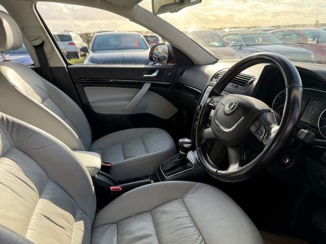 2010 Skoda Octavia 1.8L Laurin & Klement 5dr - Photo 11