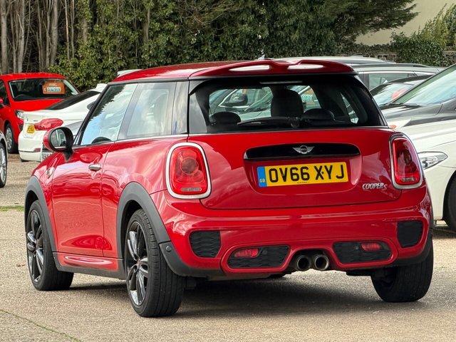 2016 MINI Hatch 2L Cooper S Works 3dr - Photo 4