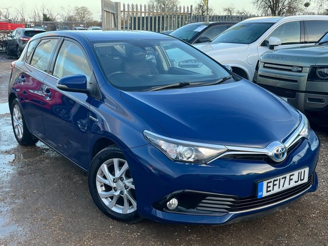 2017 TOYOTA AURIS