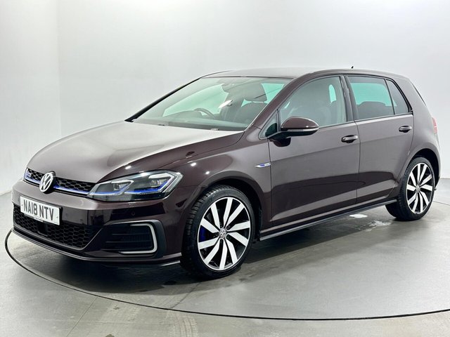 2018 Volkswagen Golf - Photo 4