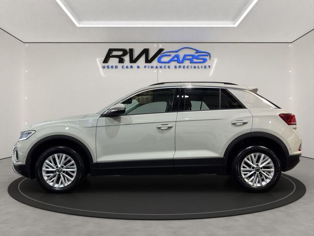 2023 Volkswagen T-Roc 1.5L Life 5dr - Photo 2