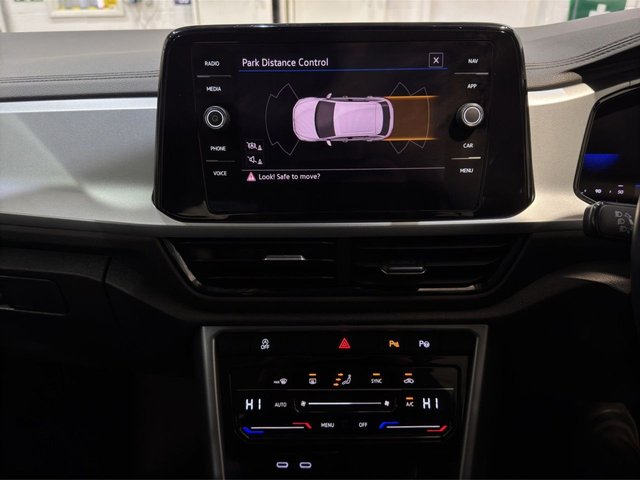 2023 Volkswagen T-Roc 1.5L Life 5dr - Photo 11