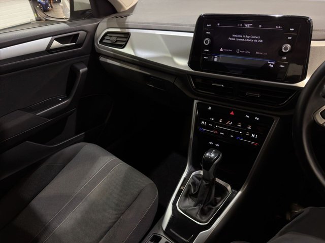 2023 Volkswagen T-Roc 1.5L Life 5dr - Photo 12