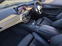 USED 2022 72 BMW 5 SERIES 2.0 520d MHT M Sport Saloon 4dr Diesel Hybrid Steptronic Euro 6 (s/s) (190 ps) LOW MILEAGE - CARBON BLACK